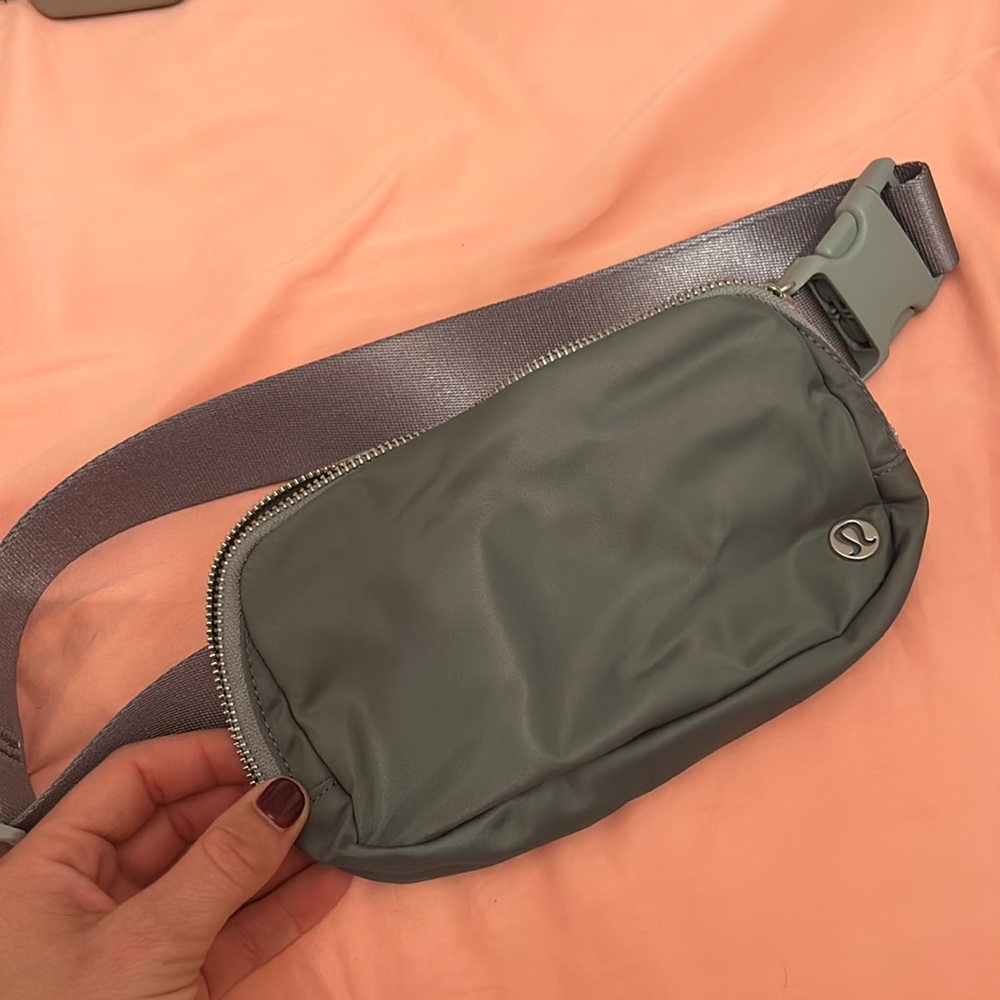 Lululemon waist bag